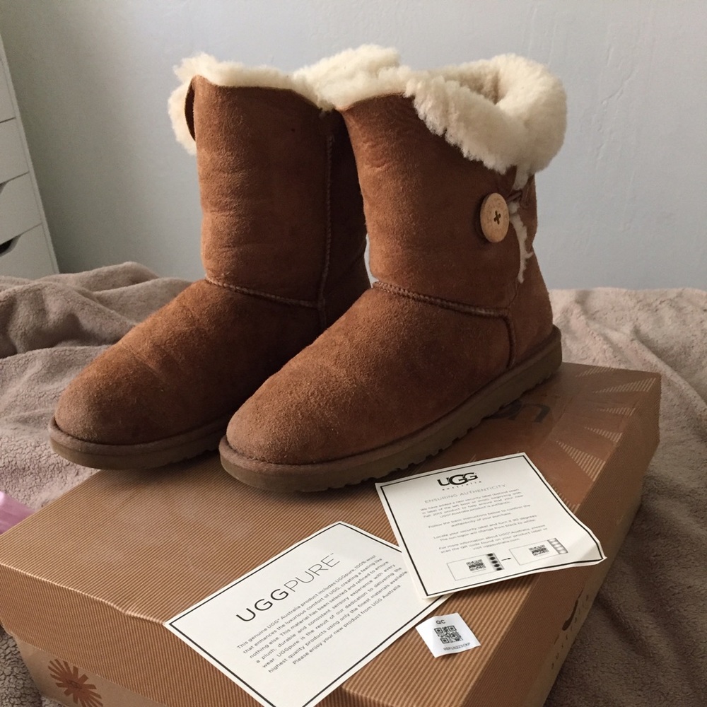 Bailey Button Uggs